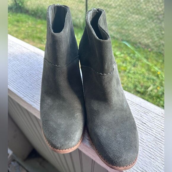 TOMS Leila Bootie in Forest Suede Size 8 - Picture 1 of 7